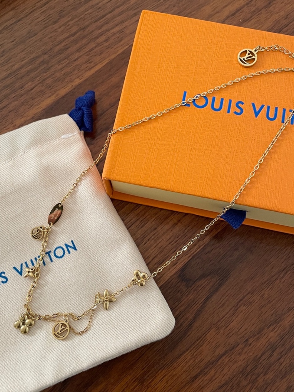 LV Gold Plated Necklace with Dust Bag and Box - Picture 6 of 7
